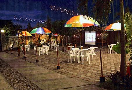 Patria Garden Hotel Blitar Extérieur photo
