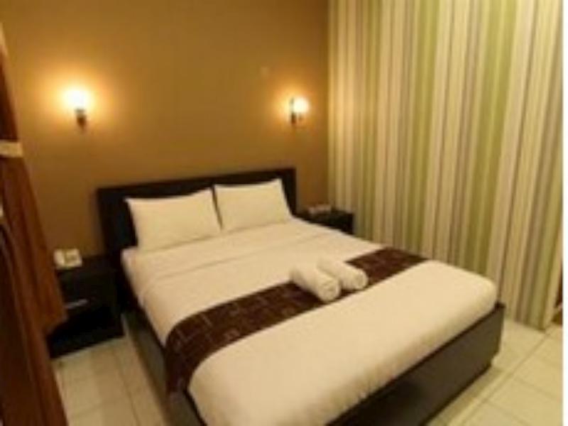 Patria Garden Hotel Blitar Extérieur photo